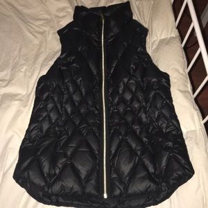 Athleta Downabout Black vest size M WORN TWICE!!!